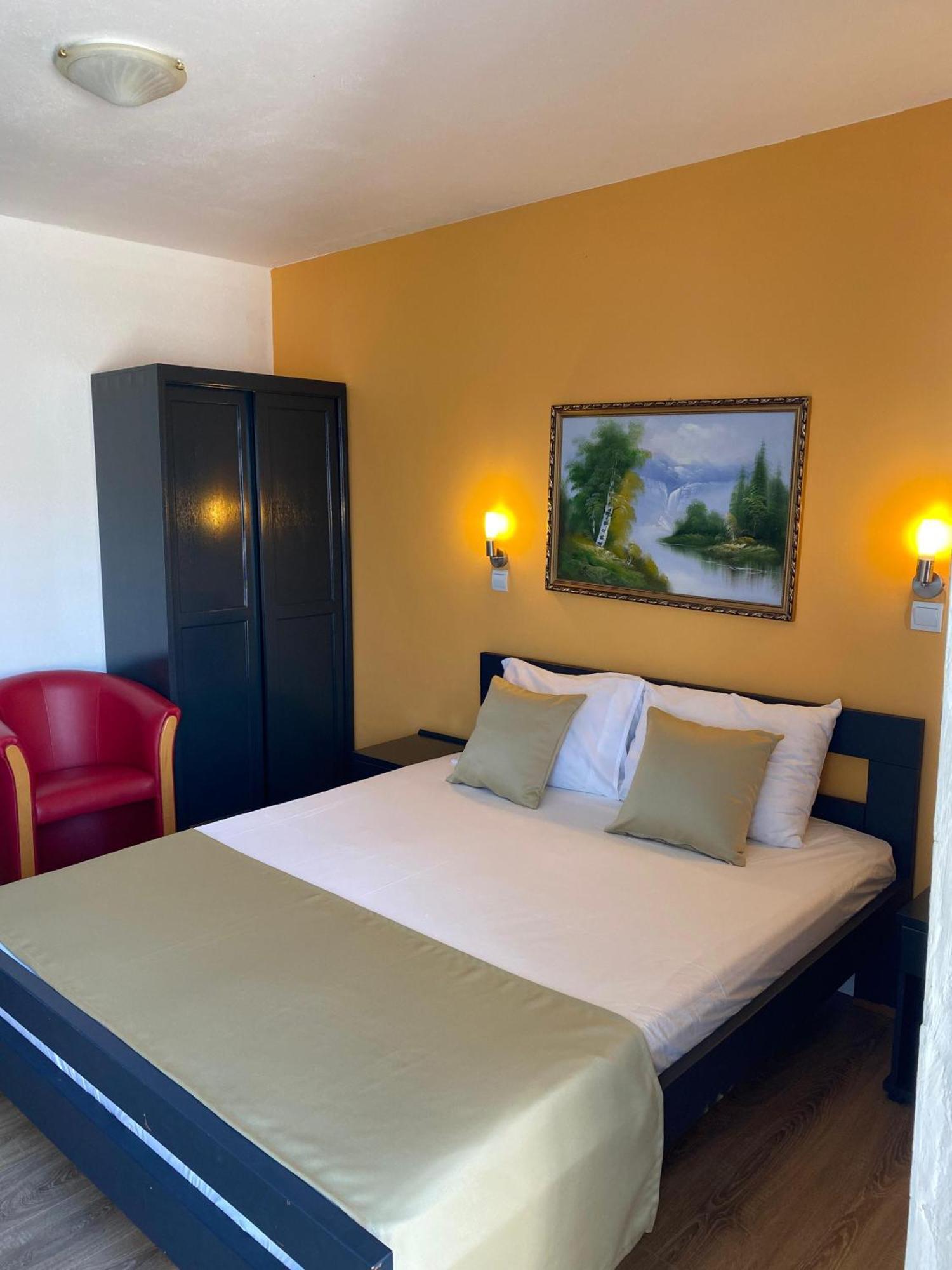 New Hotel Kuc By Marvel Budva Ngoại thất bức ảnh